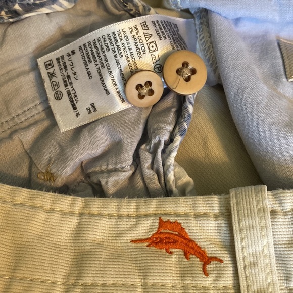 Tommy Bahama men’s flat front size 32 oyster shell shorts - Picture 3 of 4